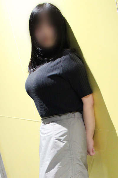 まみ(32)