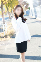 あきな